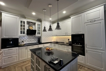 3-к. квартира на  13/23 эт.