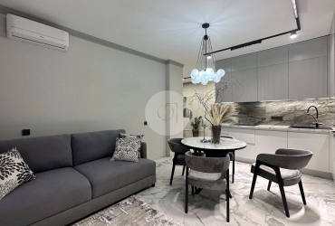 Никто не жил